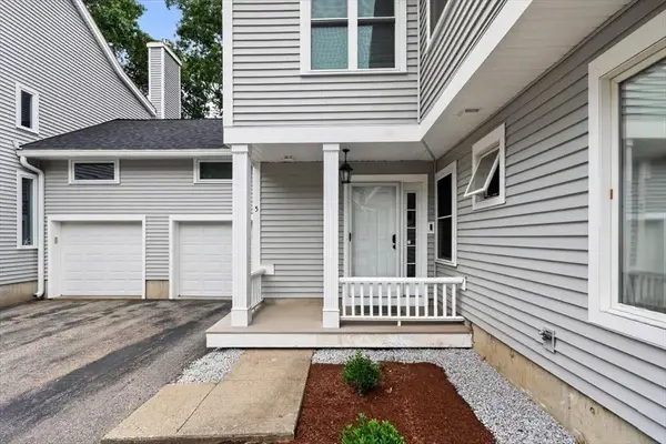 5 Blueberry Ct #5, Rockland, MA 02370