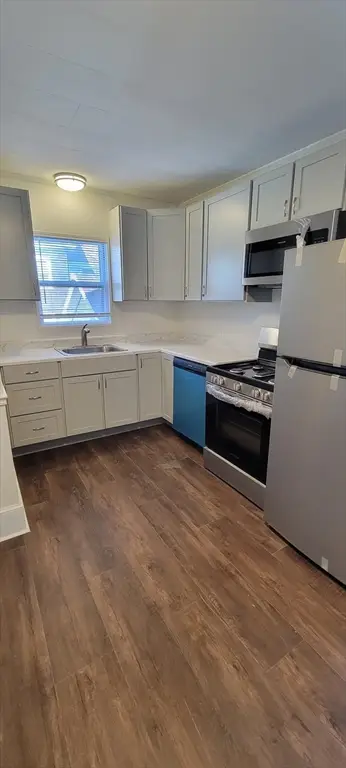 4 Pleasant St, Wakefield, MA 01880 - #2