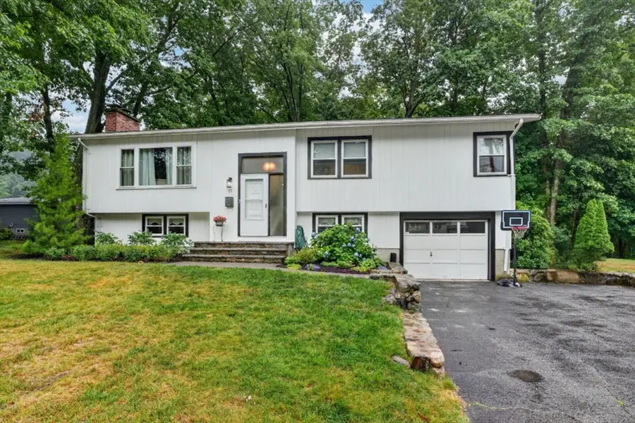 11 Geraldine Road, Framingham, MA 01701 - #2