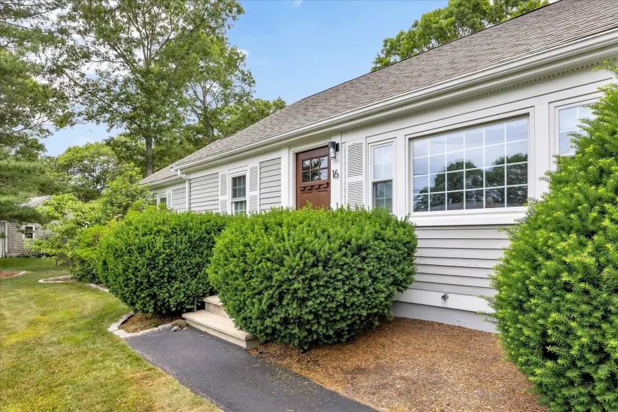 16 Pine View Dr, Cotuit, MA 02635 - #2