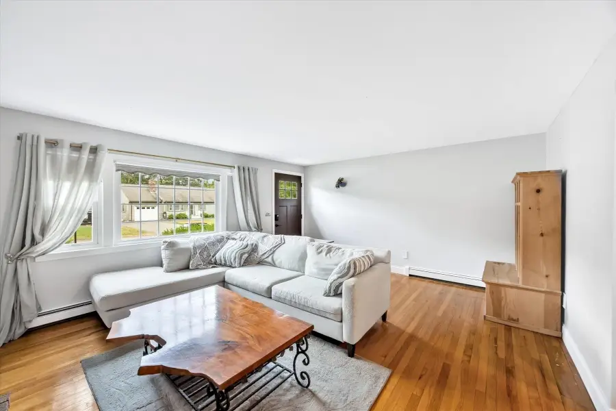 16 Pine View Dr, Cotuit, MA 02635 - #3