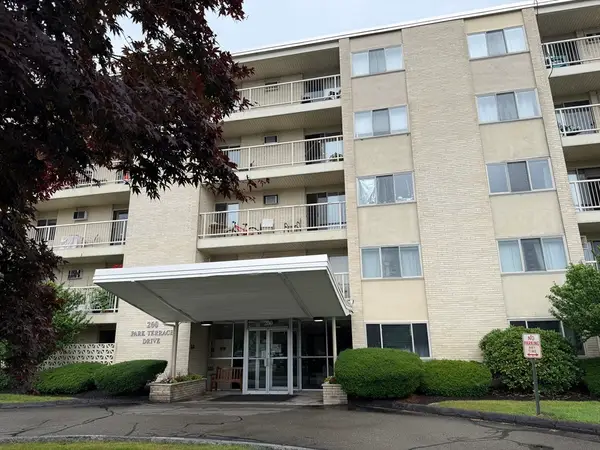 200 Park Terrace Dr #257, Stoneham, MA 02180