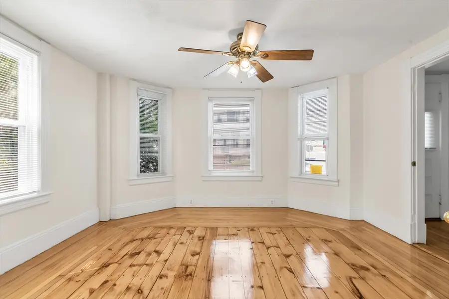 165 University Ave, Lowell, MA 01854 - #3