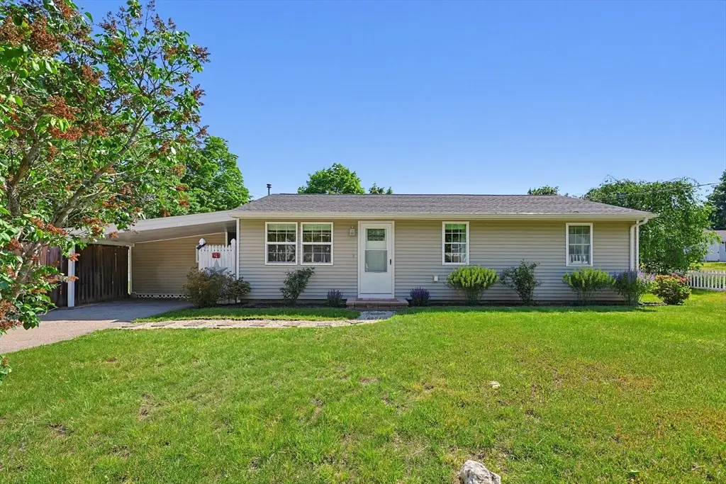 4 Ewald Ave, Plainville, MA 02762 - #1