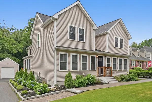 42 Messinger St #42, Canton, MA 02021