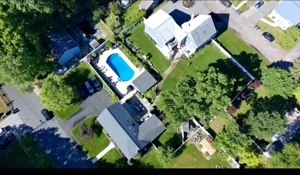 10 Dean St & 29 Bennett St, Hudson, MA 01749