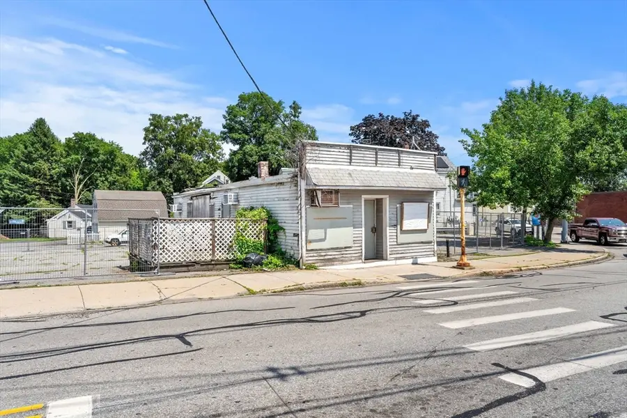 380 Lawrence St, Lowell, MA 01852 - #2