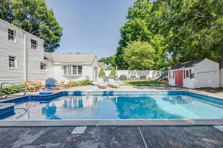 27 Lawnview Dr, Braintree, MA 02184 - #3