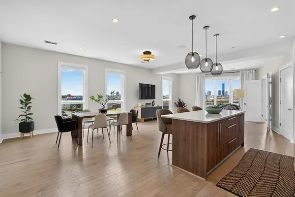 232 Old Colony Ave #506, Boston, MA 02127