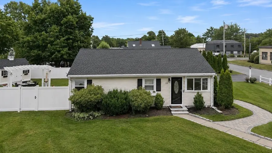 15 Riverside Ct, Norwood, MA 02062 - #3