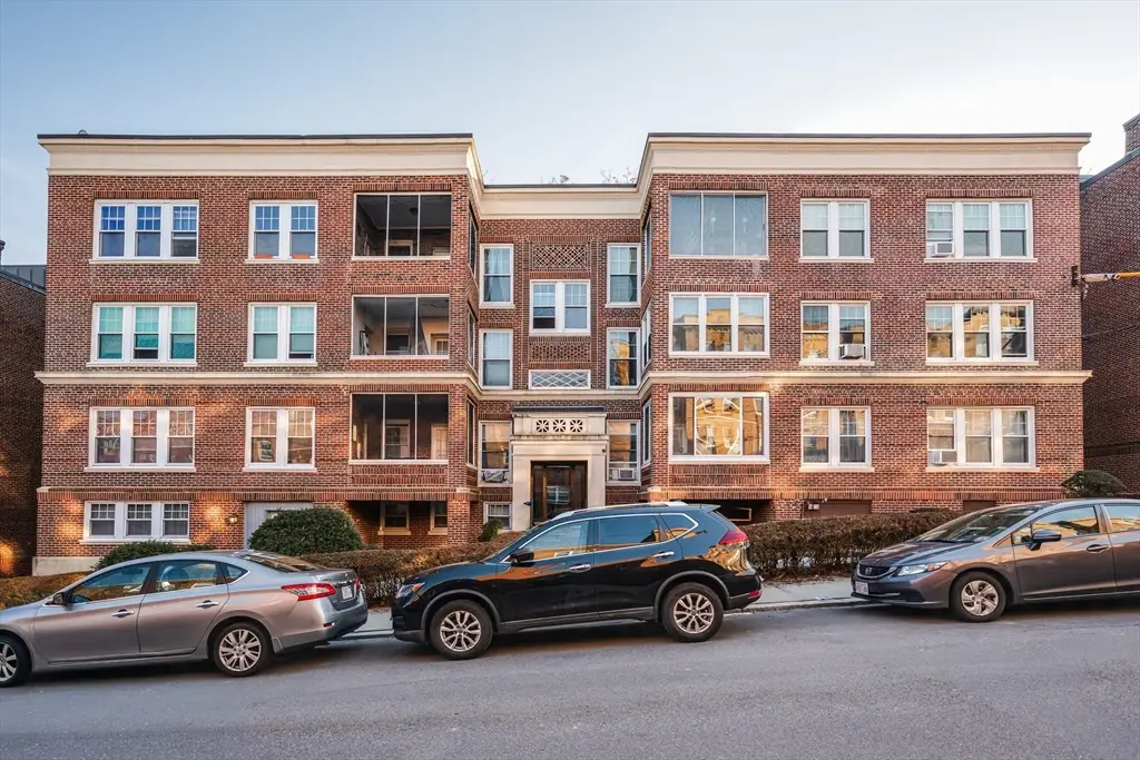 11 Vinal St #5A, Boston, MA 02135 - #1