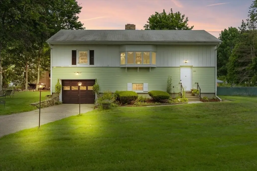266 W Main St, Dudley, MA 01571 - #1