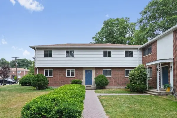 208 Bishop Dr #208, Framingham, MA 01702