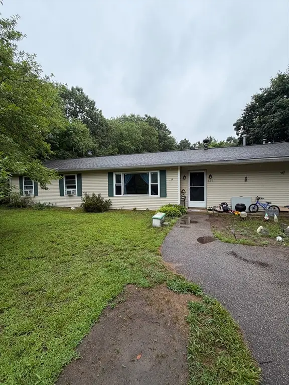 899 Plymouth St, Middleboro, MA 02346