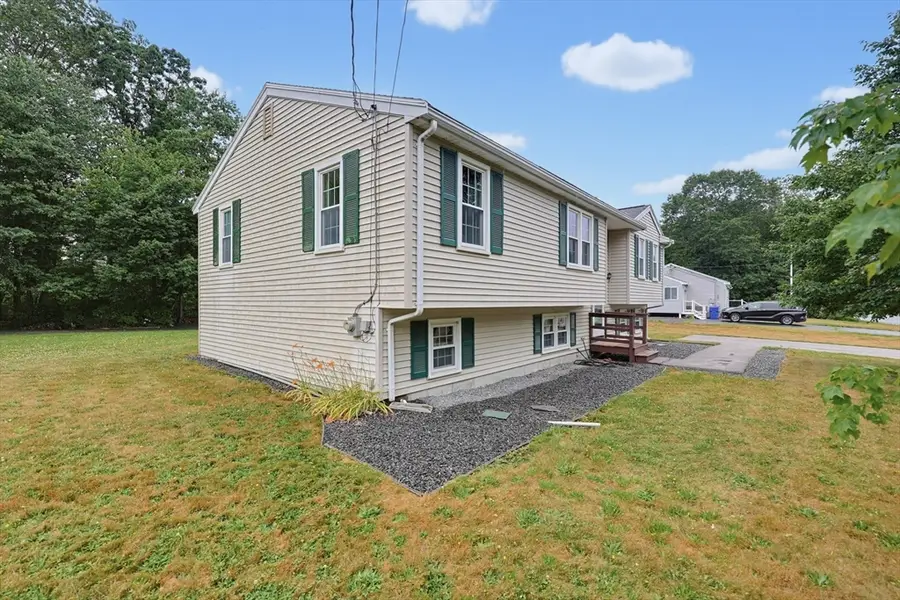 99 Wren St, East Taunton, MA 02718 - #3