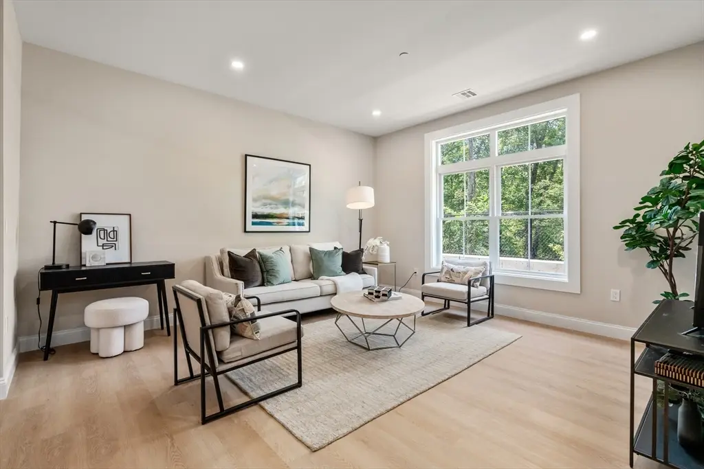 7 Cross St #102, Wilmington, MA 01887 - #1