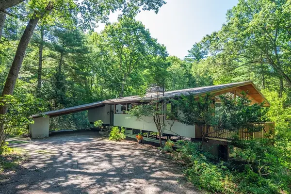 20 Stonehedge, Lincoln, MA 01773