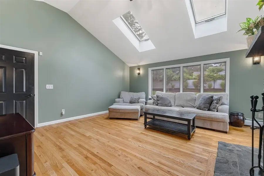 488 Pleasant St, Leicester, MA 01524 - #2