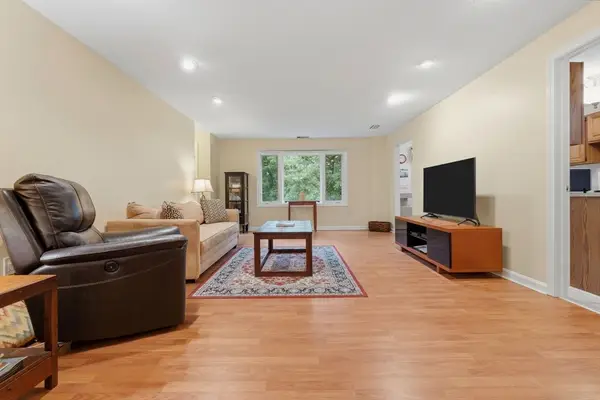 9 Ledgewood Way #22, Peabody, MA 01960