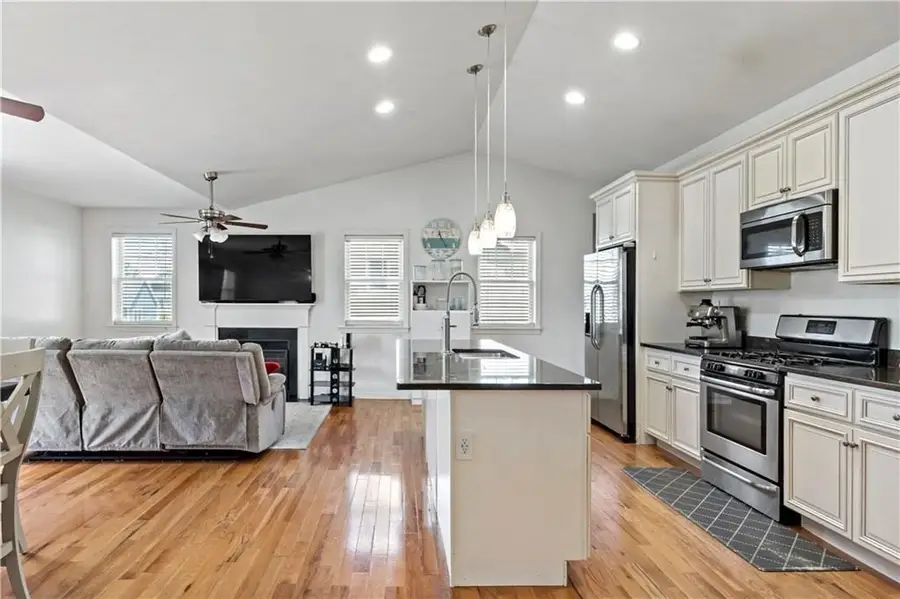 139 Danielle Dr, Woonsocket, RI 02895 - #3