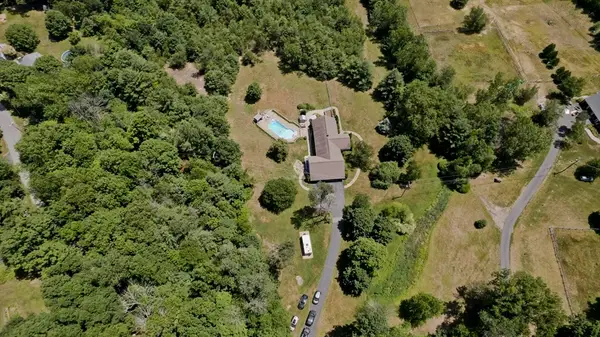 447 Loring Rd, Barre, MA 01005