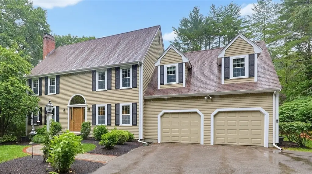 92 Plain St, Medfield, MA 02052 - #1