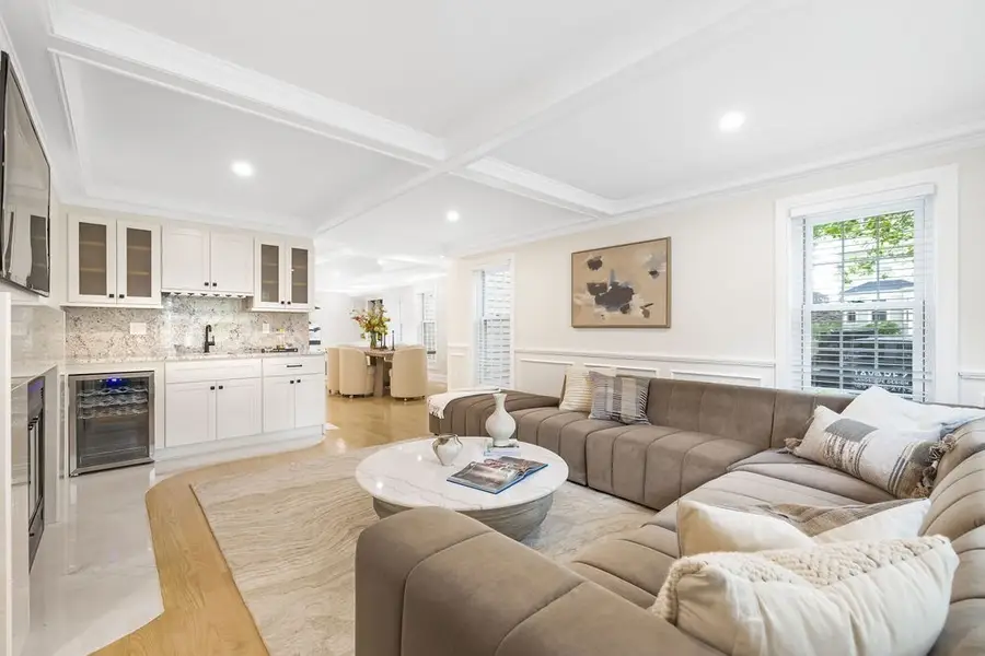 19 Oakland Ave #19, Needham, MA 02492 - #3