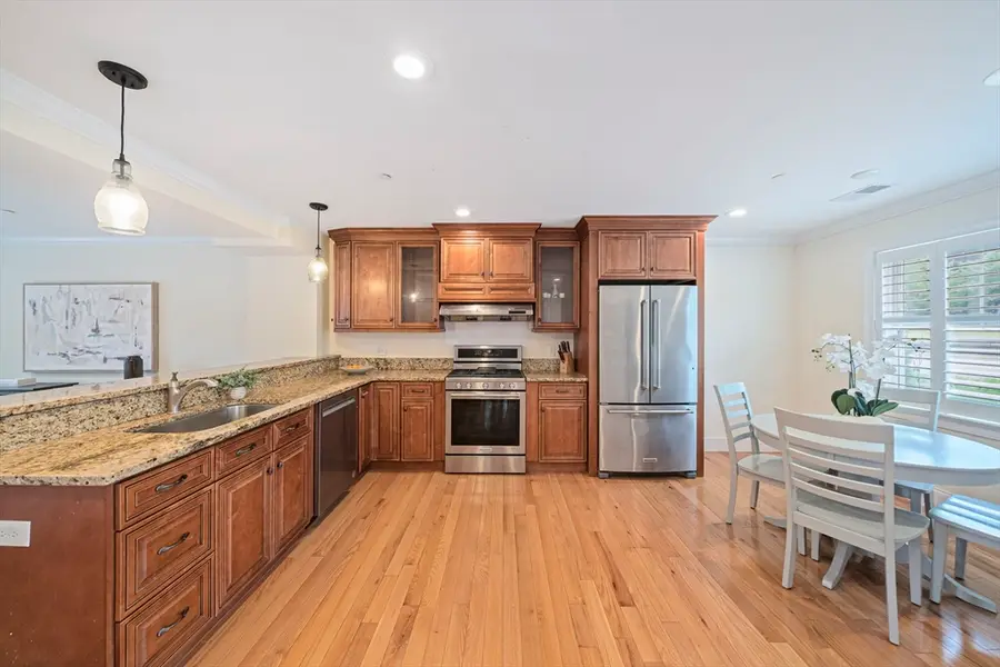 205 Elm St #9, Braintree, MA 02184 - #3