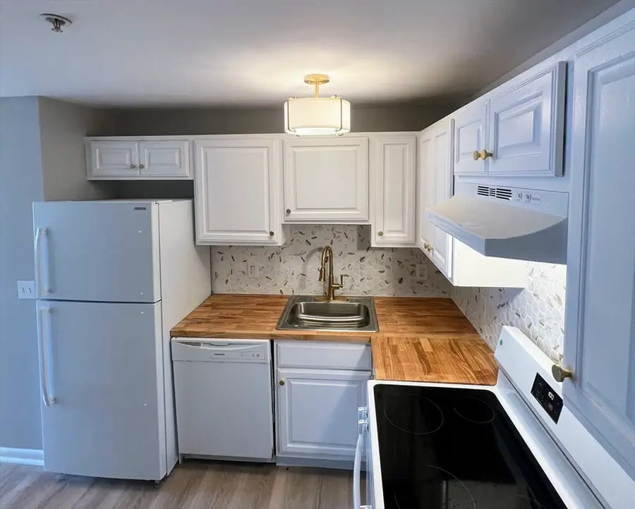 16 Woodman Way #8, Newburyport, MA 01950 - #3