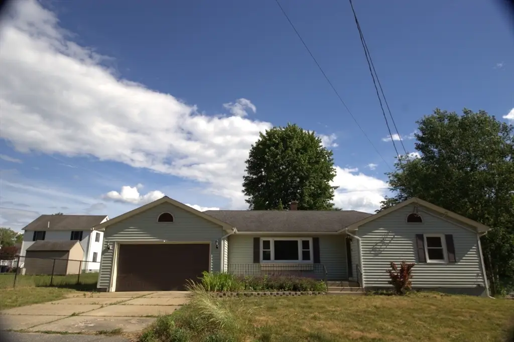 14 Wesley St, Dracut, MA 01826 - #1