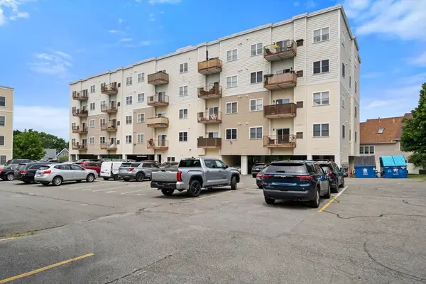 84 Aborn St #2403, Peabody, MA 01960