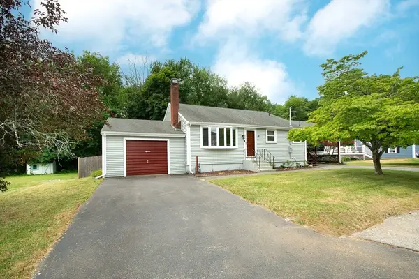 18 Oakwood Dr, Randolph, MA 02368
