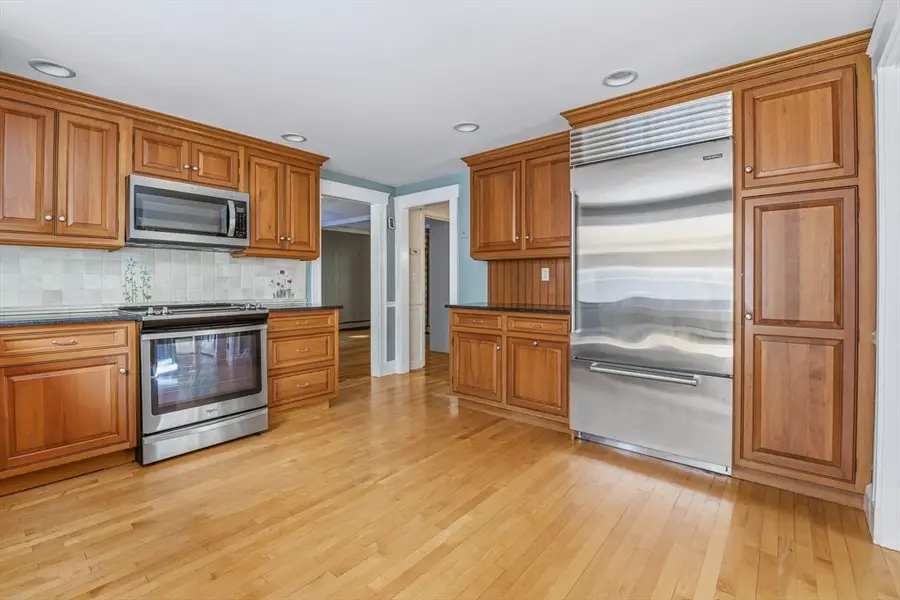 21 Goulding St E, Sherborn, MA 01770 - #3