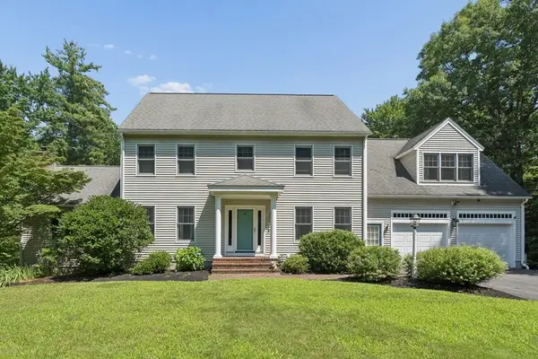 13 Country Club Rd, Sterling, MA 01564