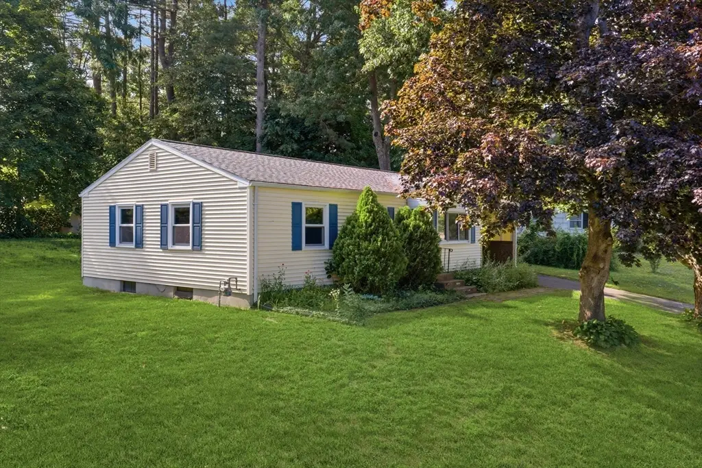 44 Deerfield Dr, Northampton, MA 01062 - #1