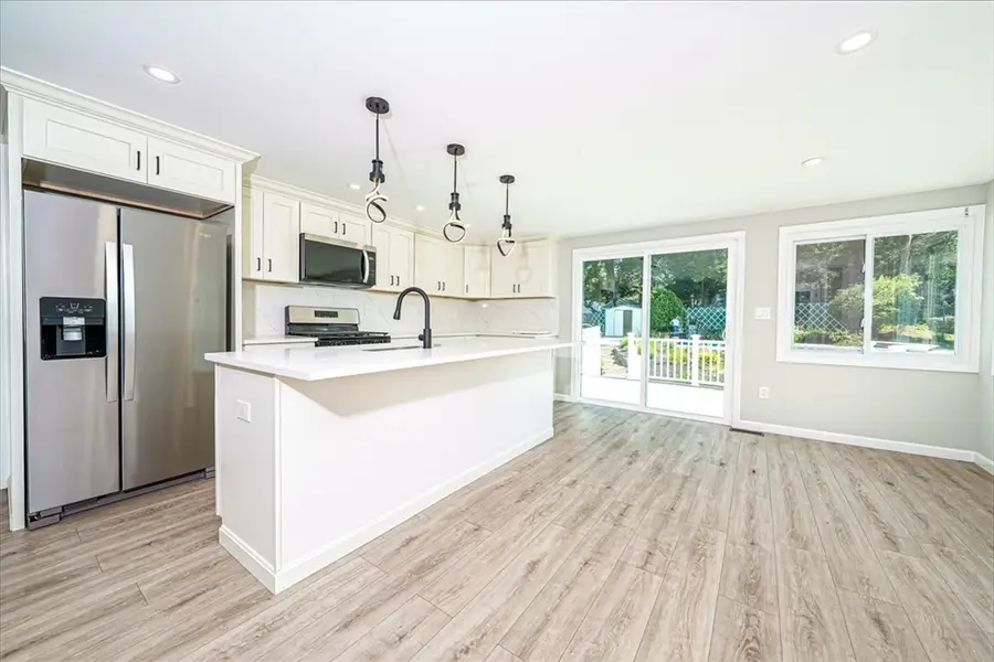 23 Taunton Street, Bellingham, MA 02019 - #3