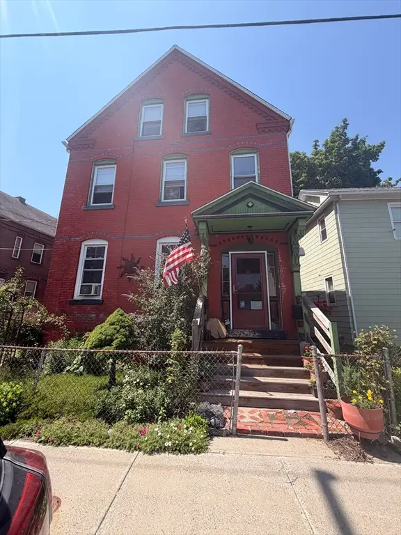 7 Park St, Chicopee, MA 01013 - #1