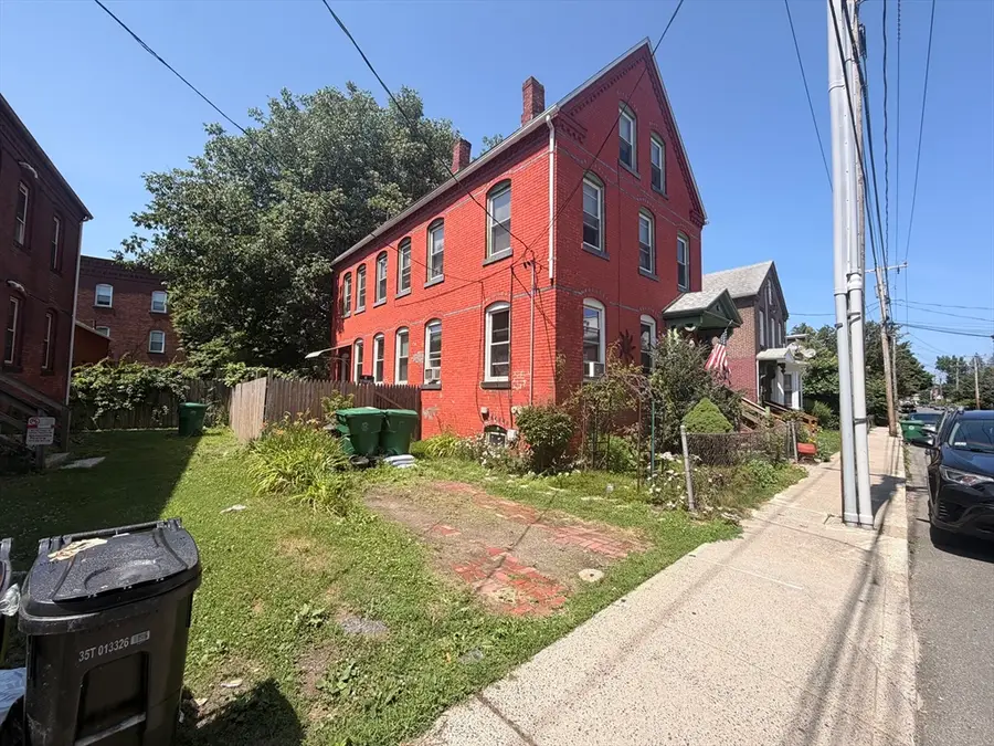 7 Park St, Chicopee, MA 01013 - #2