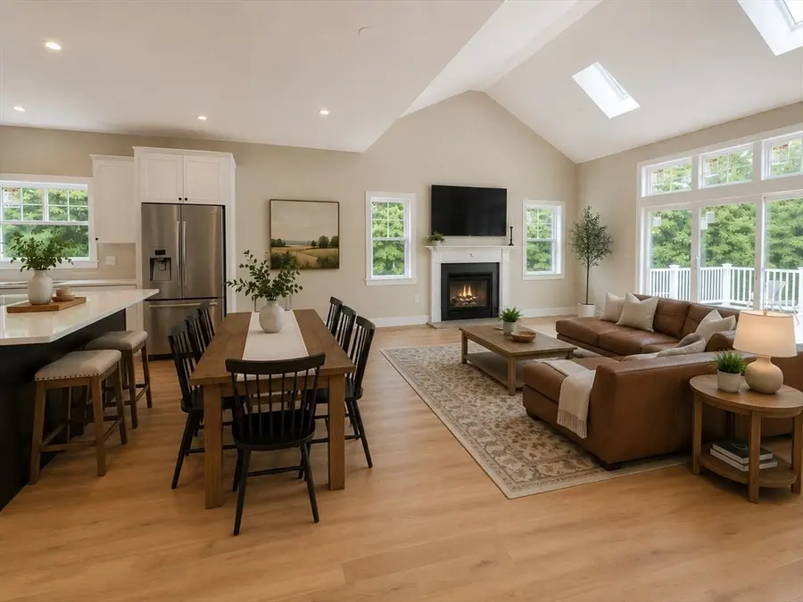 19 West Main Street, Upton, MA 01568 - #3