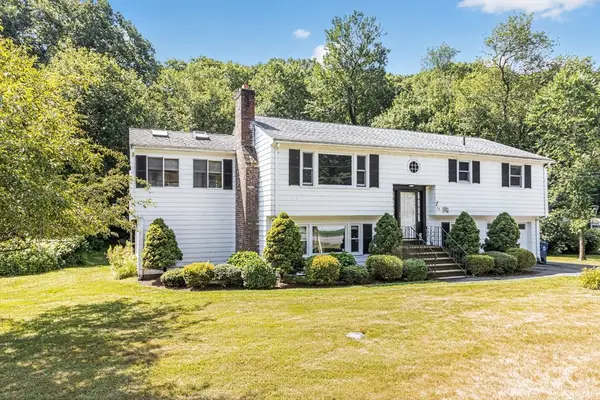 33 Doe Drive, Billerica, MA 01821