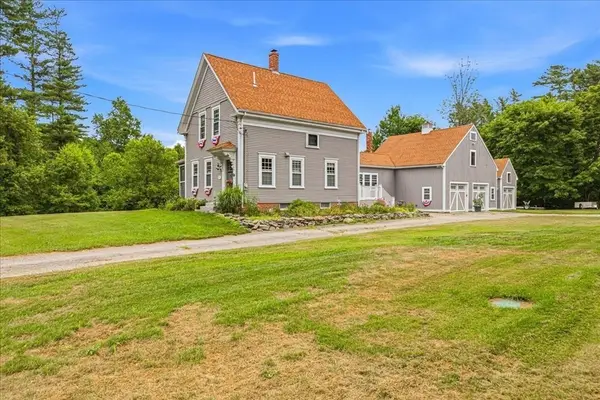 9 Lake St, Plympton, MA 02367