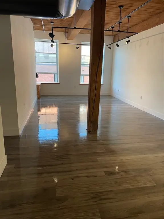 385 Worthington St #3G, Springfield, MA 01103
