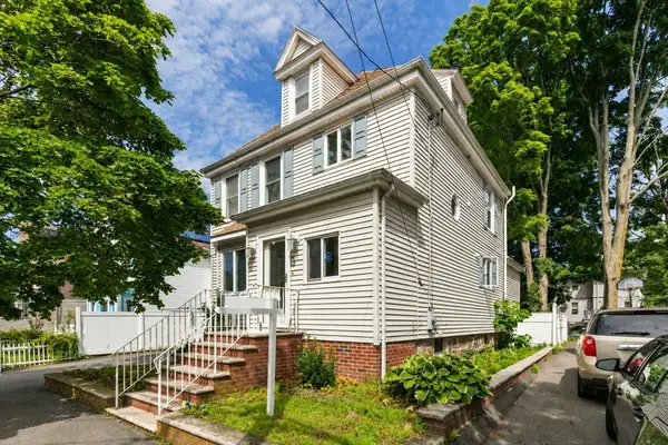 11 Jackson St, Saugus, MA 01906