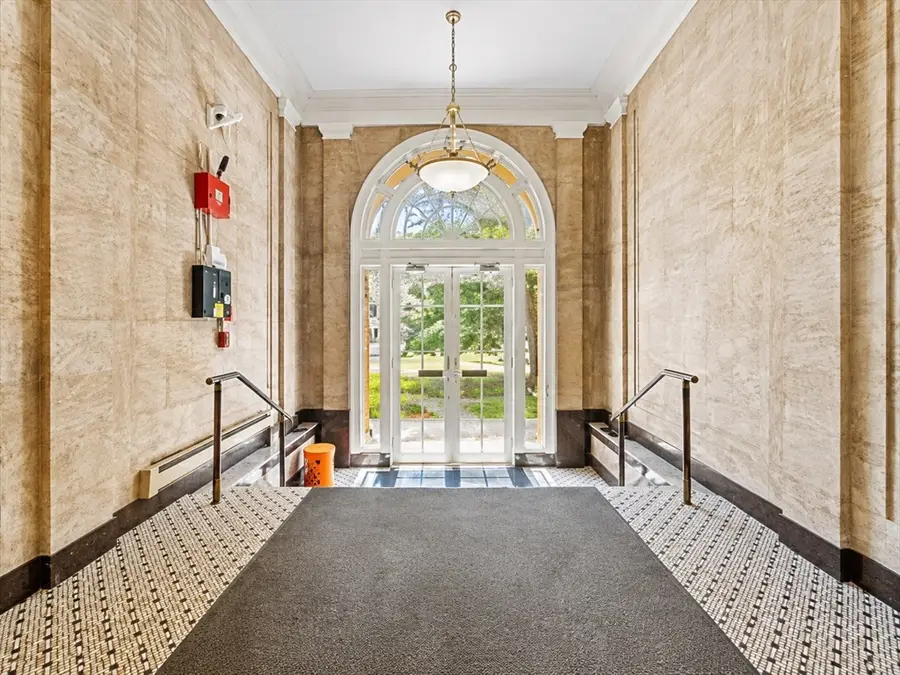 325 Plantation St #115, Worcester, MA 01604 - #3