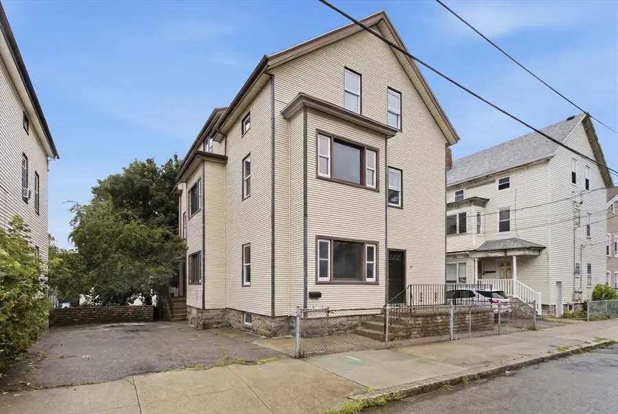 34 Danforth St, Fall River, MA 02720 - #2
