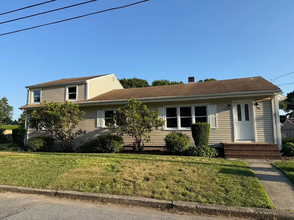 40 Wamsutta Ave., Acushnet, MA 02743 - #1