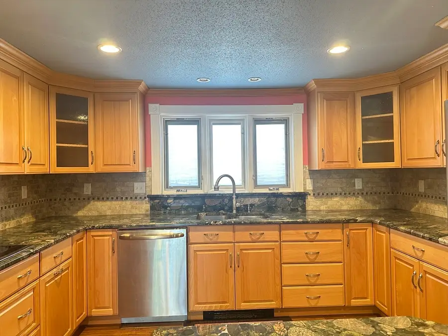36 Crescent Dr, Ludlow, MA 01056 - #3