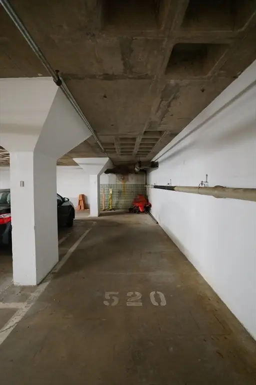 9 Hawthorne Pl Pkg 520, Boston, MA 02114