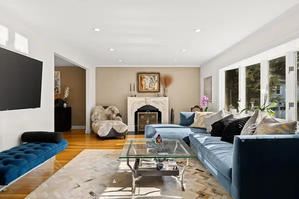 44 Windemere Rd, Wellesley, MA 02481