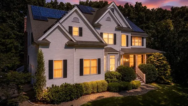 22 Rhodes Dr, Wrentham, MA 02093